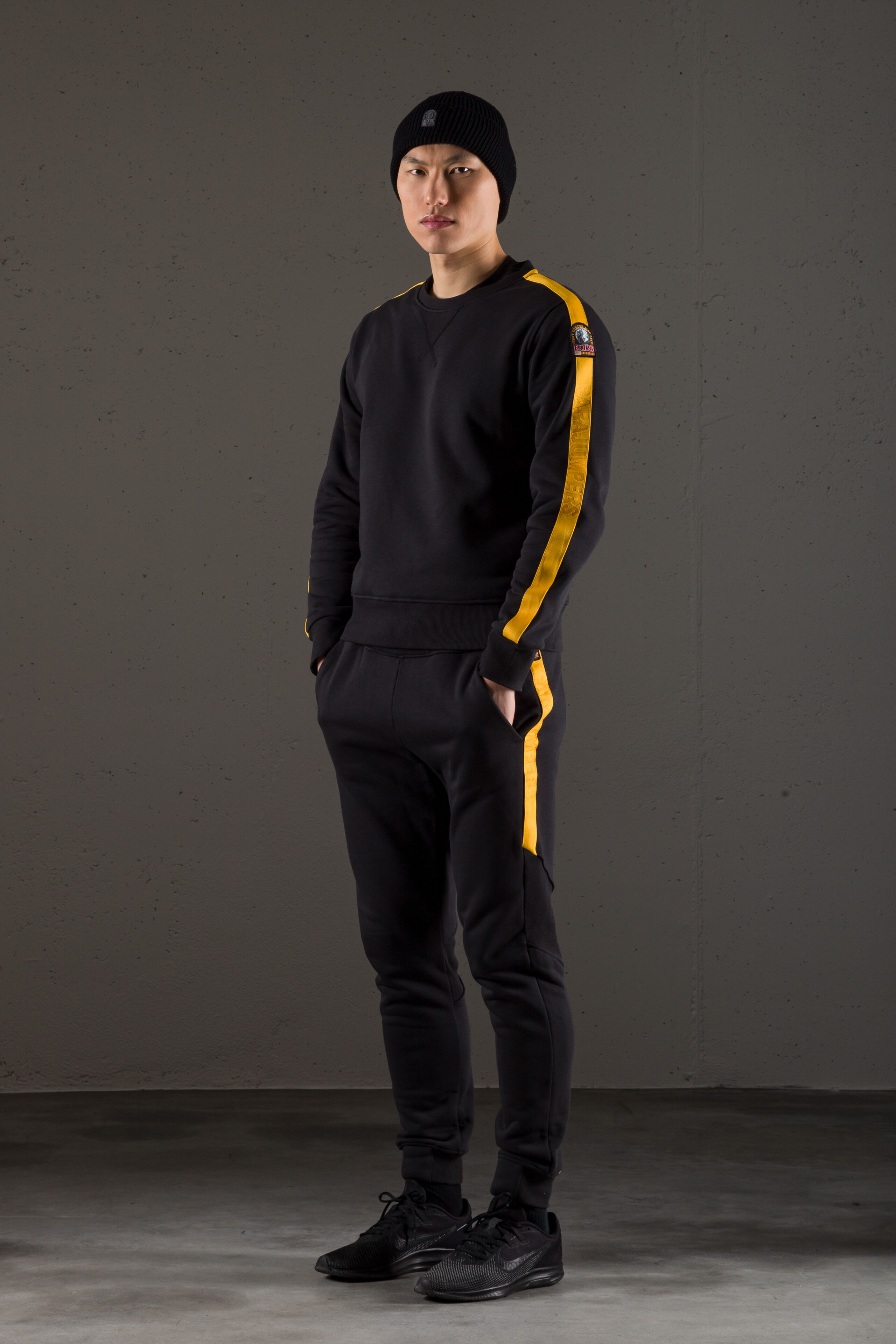 parajumper tracksuit