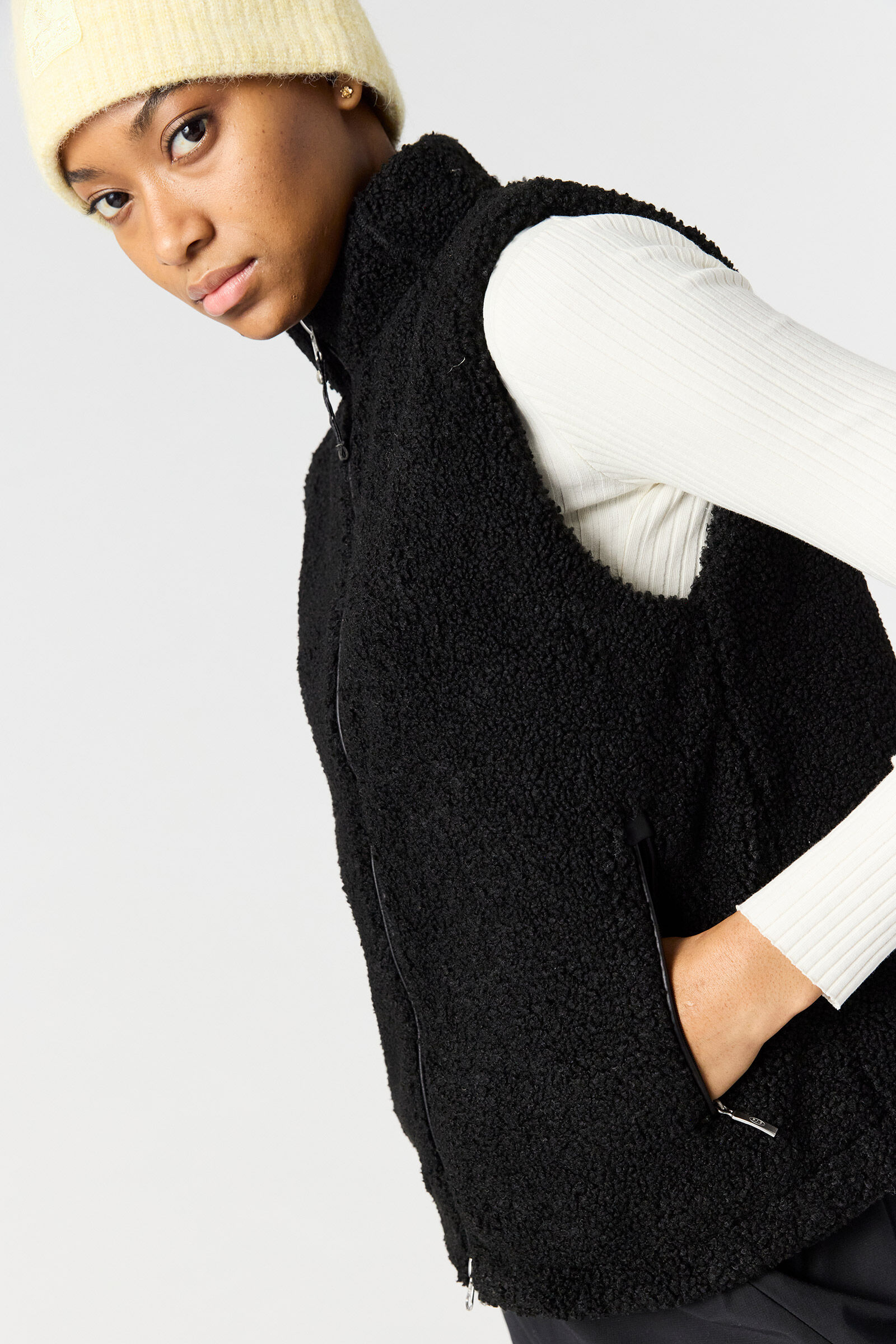 VENUS - FULL-ZIP VEST BLACK | Parajumpers®