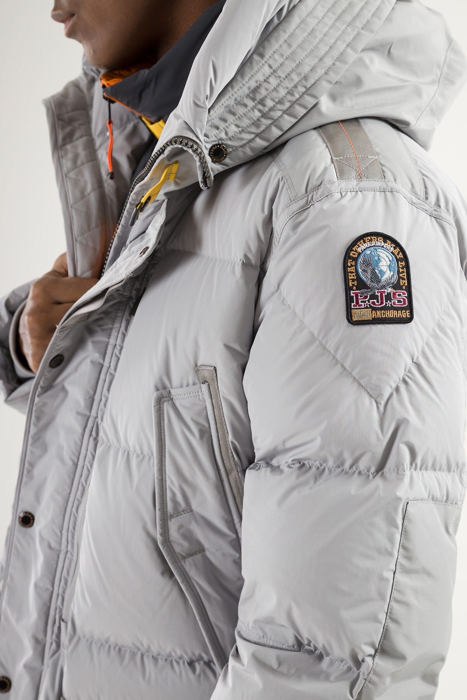 HARRASEEKET Puffers in BLACK for Men 