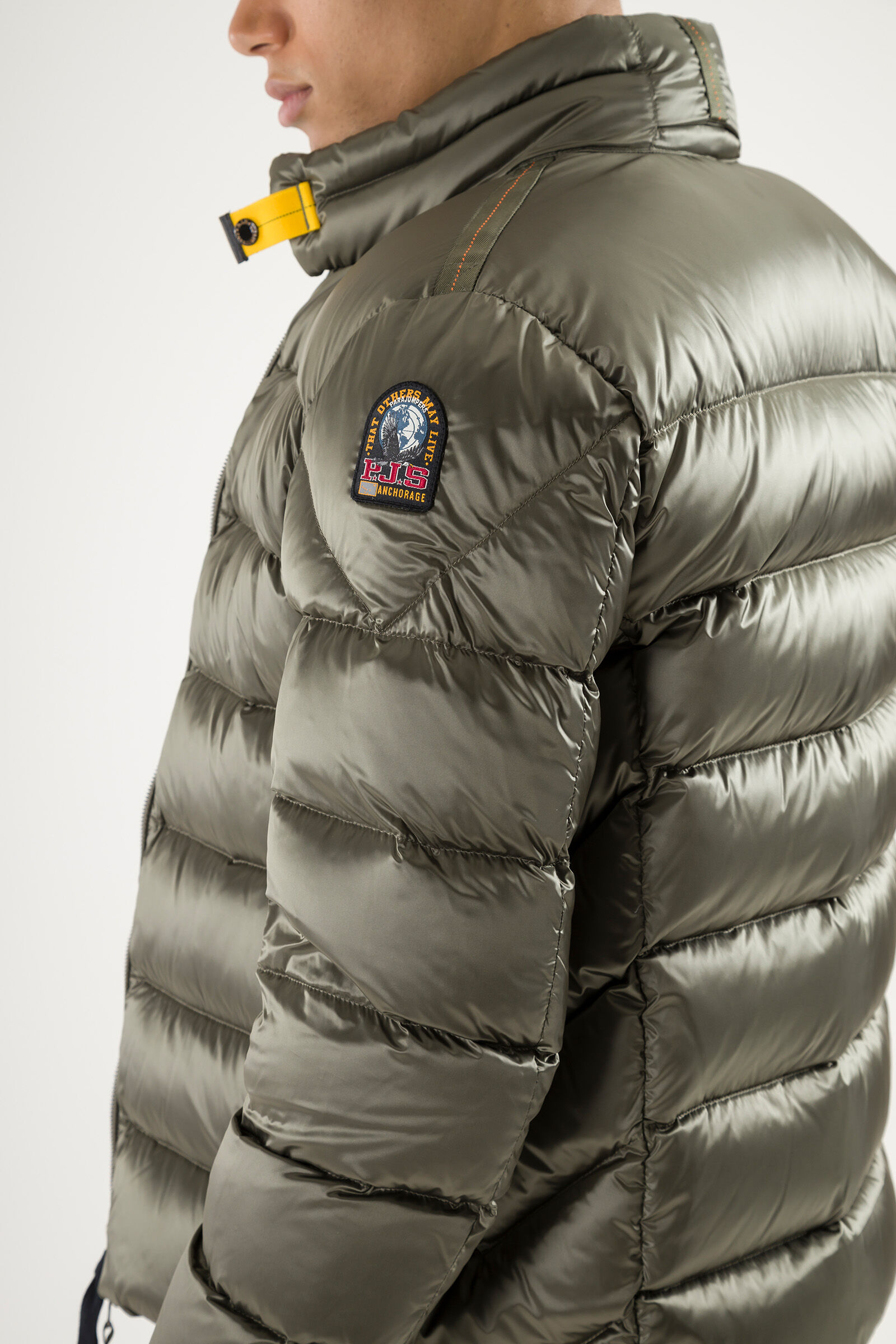 DILLON Windbreaker Jackets in TOUBRE 