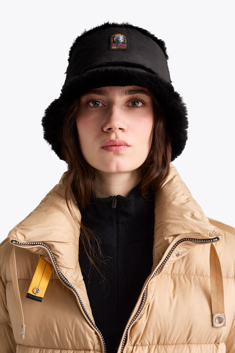 Parajumpers LYLLIS - SHEARLING BUCKET HAT BLACK 26WMPABUHA31PAO0541